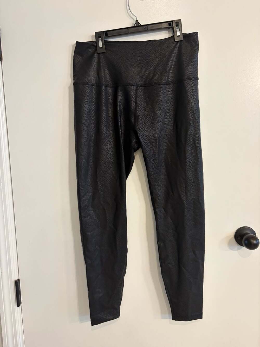 Beyond Yoga Black Snake Print High Waisted Leggings